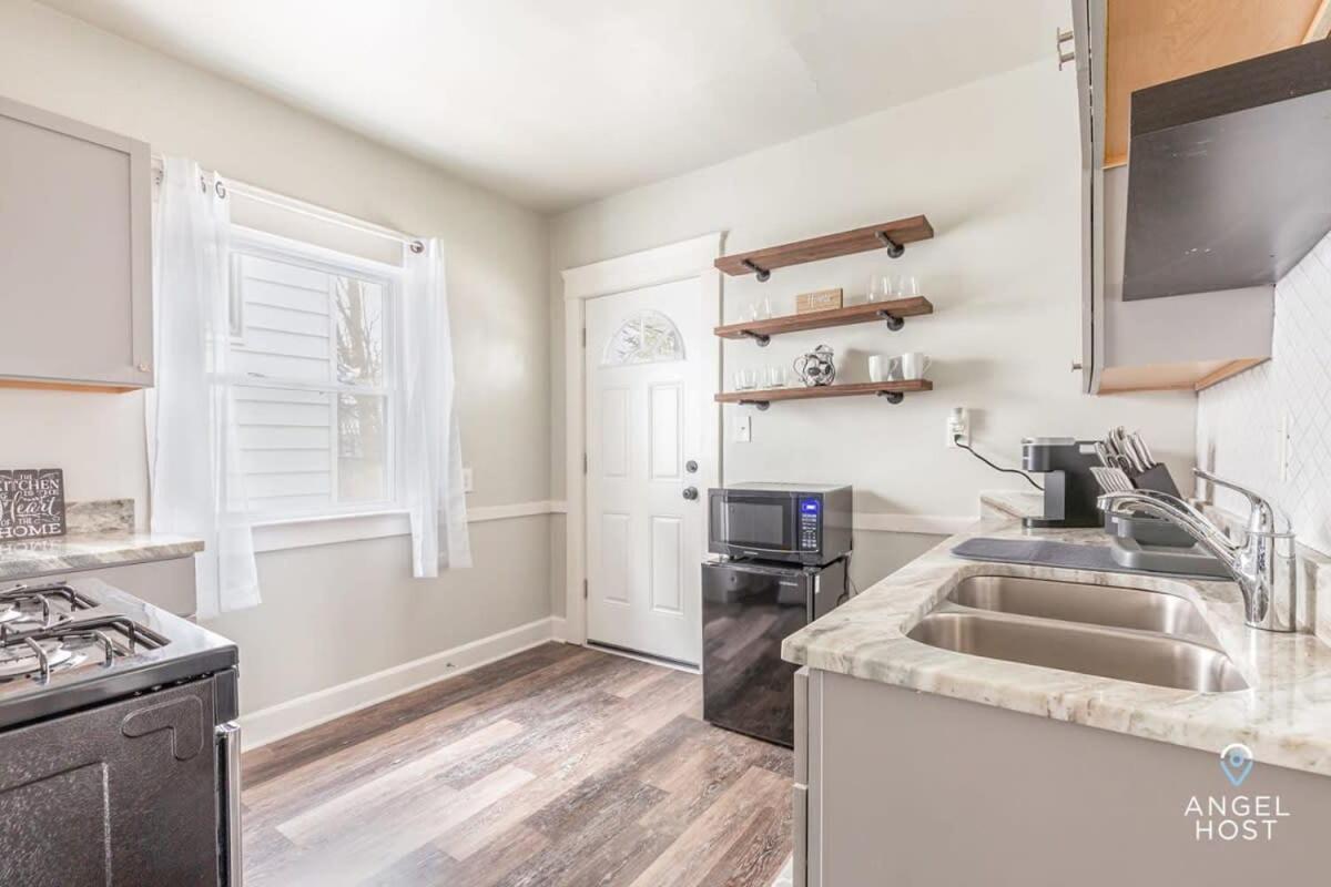 Newly Remodeled Apt, South Hills Old Brooklyn Area 克里夫兰 外观 照片